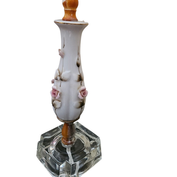 Vintage Porcelain Lamp with Applied Pink Roses & Glass Base 14” Tested Works - Picture 2 of 7